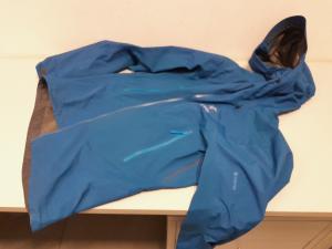 CS758/2024 BLUE MEN&#039;S RAINCOAT - ARC TERYX BRAND